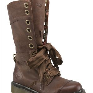 Women’s Dr Martens Triumph 1914 Boot